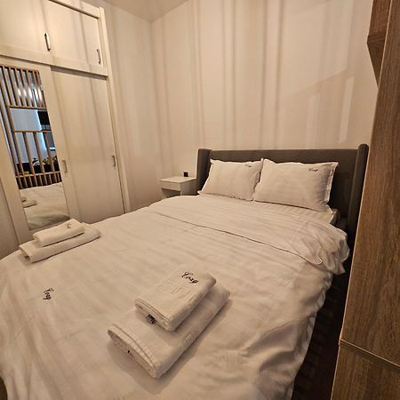 Deluxe Cozy Studios On Central M Eminescu Street #เตอร์กู-มูเรช ภายนอก รูปภาพ